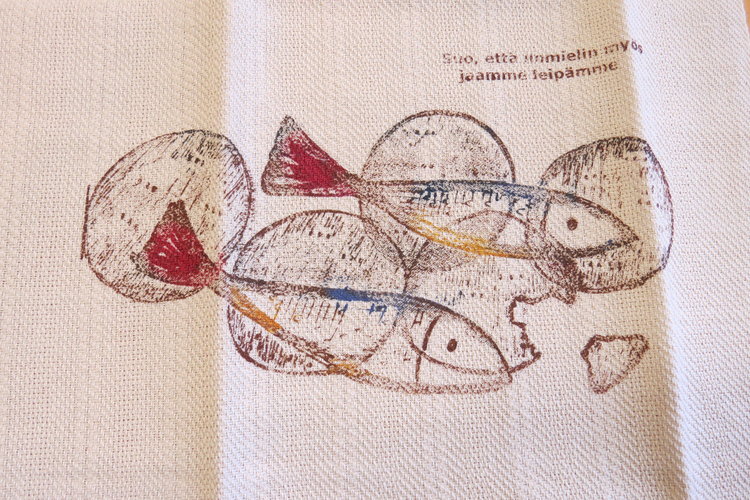 Avaa kuva isommaksi Tammirannan työpäivässä valmistettu keittiöpyyhe.