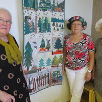 Avaa kuva isommaksi Tammiranta, Lähetystyö 35 v., Seinävaatteen tekijöitä, Ritva Lenkkeri, Virpi Soimasuo ja Aino Toikka