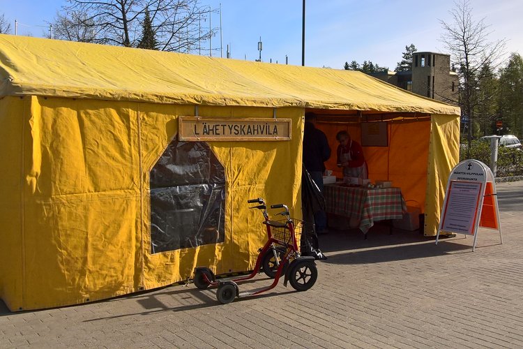 Avaa kuva isommaksi Lähetystorin teltta