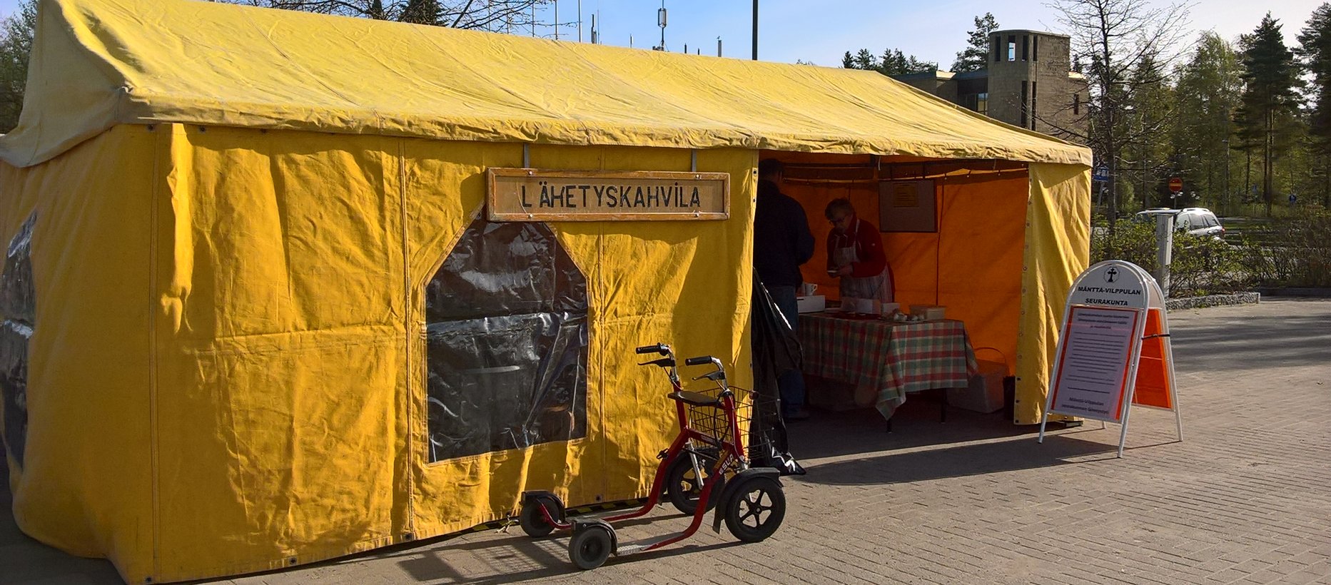 Avaa kuva isommaksi Lähetystorin teltta